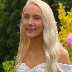 Meet your Posher, Chloe